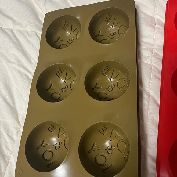Set of 2 Love & Joy Silicone Chocolate Bomb Molds Tray has six 2.6" half rounds - Picture 3 of 9